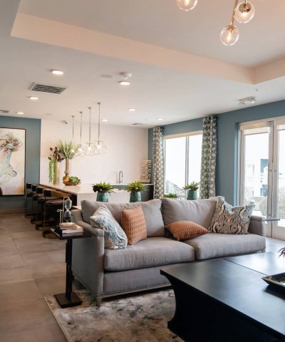 black-wooden-coffee-table-near-white-couch.jpg black-wooden-coffee-table-near-white-couch.jpg